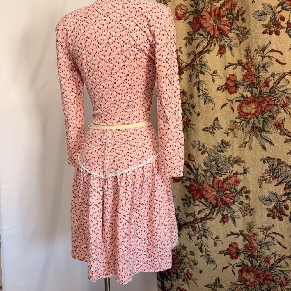 Vintage RAMPAGE Pink Floral Skirt with dainty print and lace detailing - Picture 4 of 16